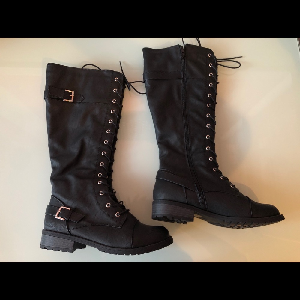 🖤 Brand New Combat Boots 🖤